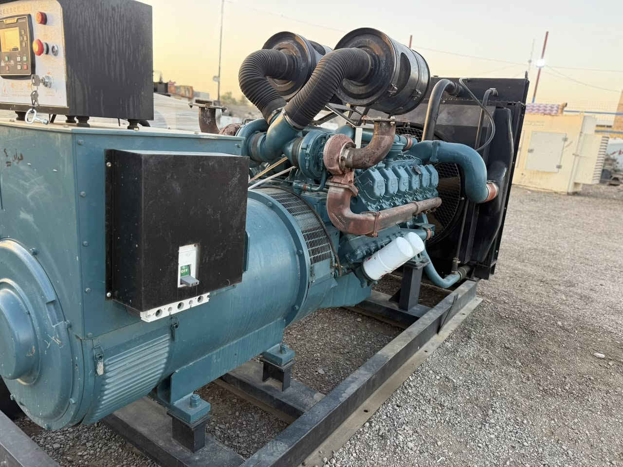 السلام عليكم
للبيع مولد نوع دايو دوزان  كوري V12

دبل سوبر 

التوليد استامفورد 625KVA

موديل 2015

عدد ساعات التشغيل 780ساعة فقط 

 سيطرة حديثة متطورة (برودكشن)إطفاء وتشغيل ذاتي فول اوتماتيك المولد 

شرط الحمل

 المحرك غير مفتوح 🔓 

العنوان-بابل -شوملي 

للاستفسار الاتصال ع الأرقام التالية 

***********/***********

علماً يتوفر لدينا من ال١٠كيفي إلى ٧٥٠
