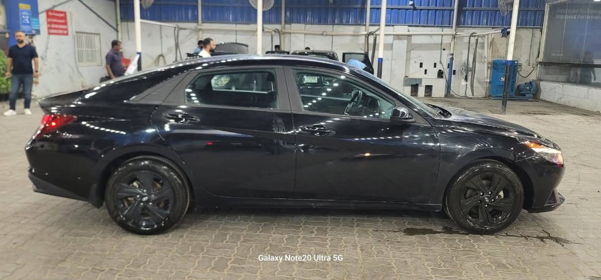 السلام عليكم
النترا 23 وارد امريكي فول

ماشيه ١٢ الف 

 بدون بنوراما معوقين رقم بغداد

معوق موجود سياره جديده 

سياره كير AT.  كير مكينه مكفول
منظومه زنون
مكان بغداد 

حادثه فقط جاملغ وبيه رش من صفحه السايق

شراي اتصل او واتساب

***********
