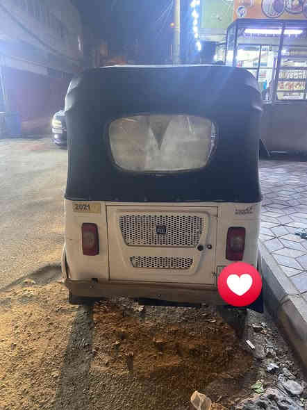 سلام عليكم تكتك للبيع موديل 21 رقم وسنوية ب اسمي نظيفة بيها شغلات بسيطة سعر 8 ملايين وبيها مجال بسيط لمكان مدينة صدر للاستفسار الاتصال ***********
