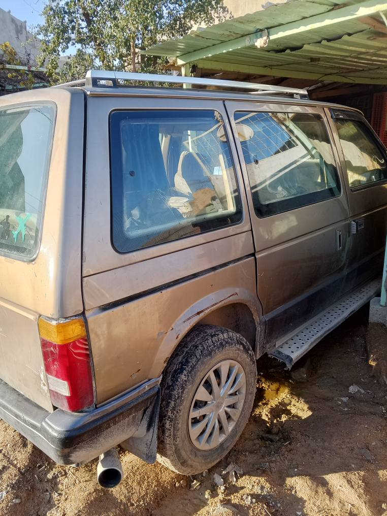 .دوج كلايزر موديل 1988 كير ومحرك كامري ابو الكف سيارة طفت ماعرف شبيها ابيع على وضعها  تخم تاير جديد باتري جديد قفل مركزي كهربائيات شغالة من دعامية لدعامية سيارة مال بيت صدر نص عمر جام كهربائي سنوية كارتوني 2019 منتهية عدم ترويج سعر 25 وبيها مجال قليل مراوس بتكسي هم يرهم حسب الاتفاق  مكان السياره كركوك  هاتف *********** كركوك, العراق
