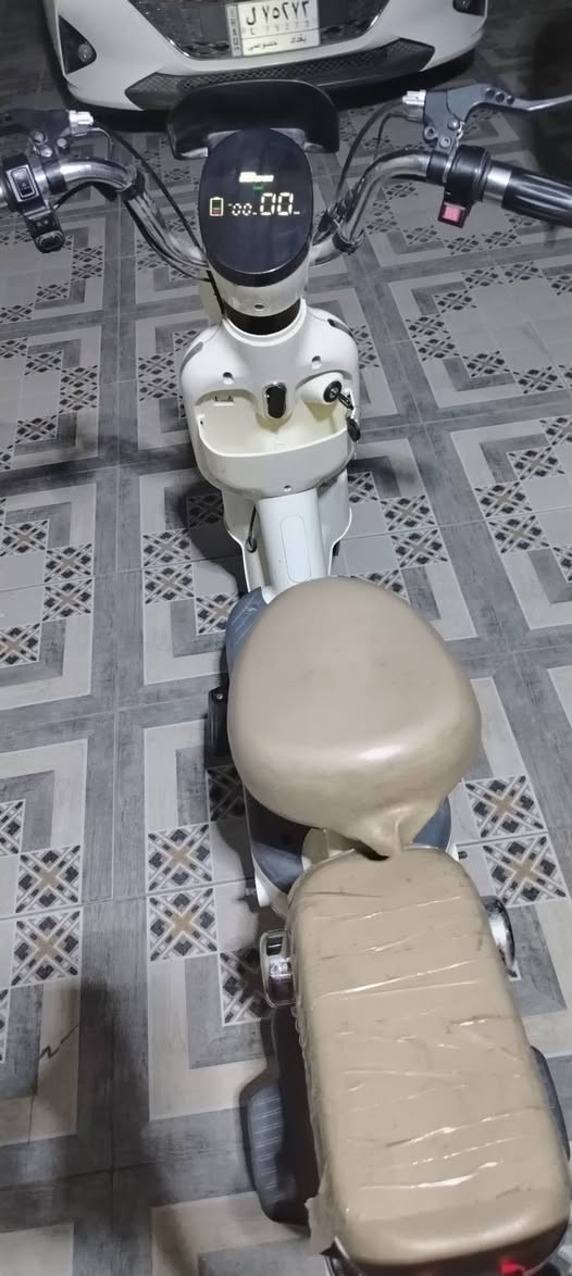 السلام عليكم شباب  دراجه حجم اربعطعش بصمه سويجين شكل كلاسك مستعجل عله بيعته السعر ميتين او خمسه وسبعين او بيه مجال للطيبين
الرقم ***********
 العنوان بغداد المعلمين شارع خمسه
