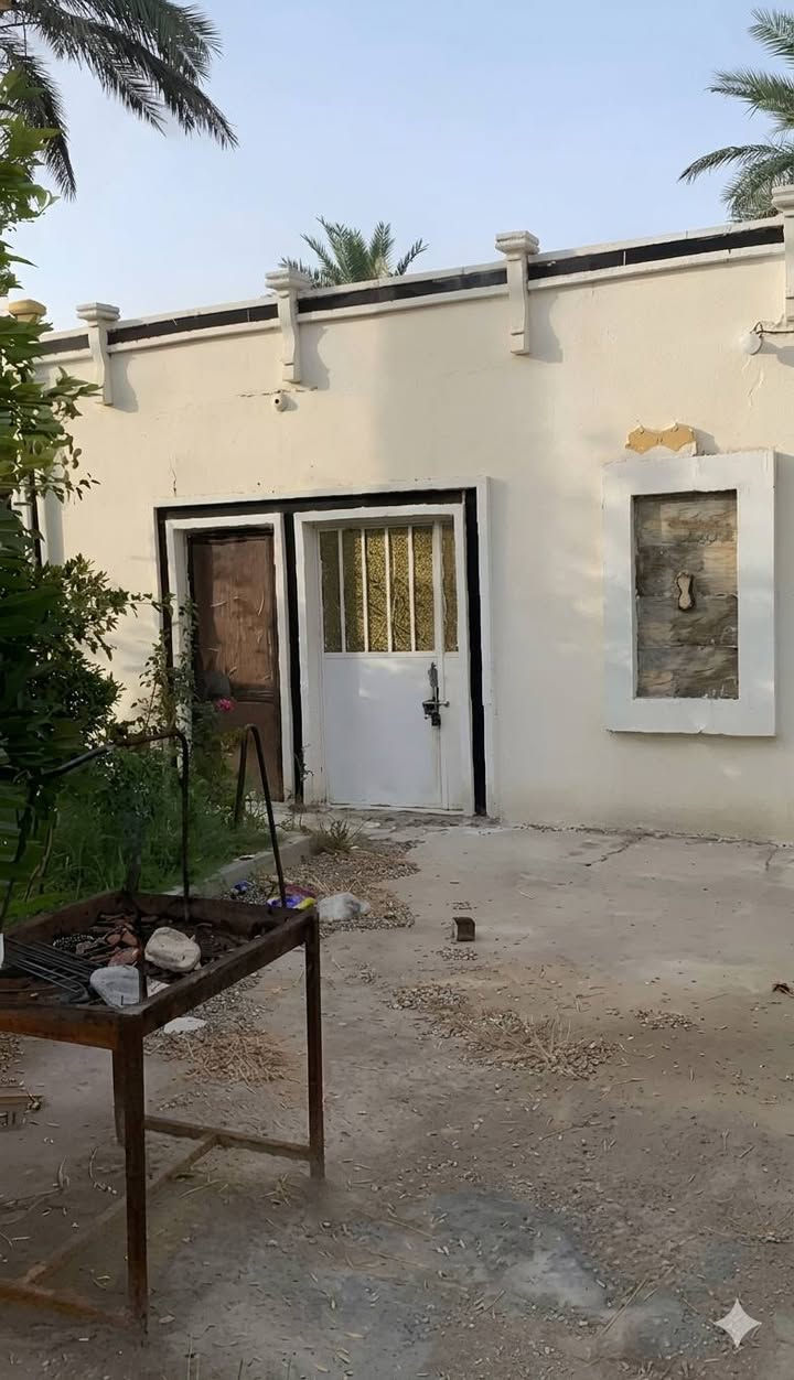 دونم ملك صرف للبيع عنوان بغداد المدائن سلمان باك 
📍 قريب من نهر دجلة (400 متر فقط)
واجهة 32 متر + بستان نزال
🌴 مشجر نخيل وحمضيات
🌳 حدائق مرتبة
🏡 بيت استراحة جاهز
⚡ ماء + كهرباء + كافة الخدمات
📍 موقع هادئ يصلح سكن واستثمار
📞 للحجز والاستفسار: (***********)

#عقارات_المدائن
