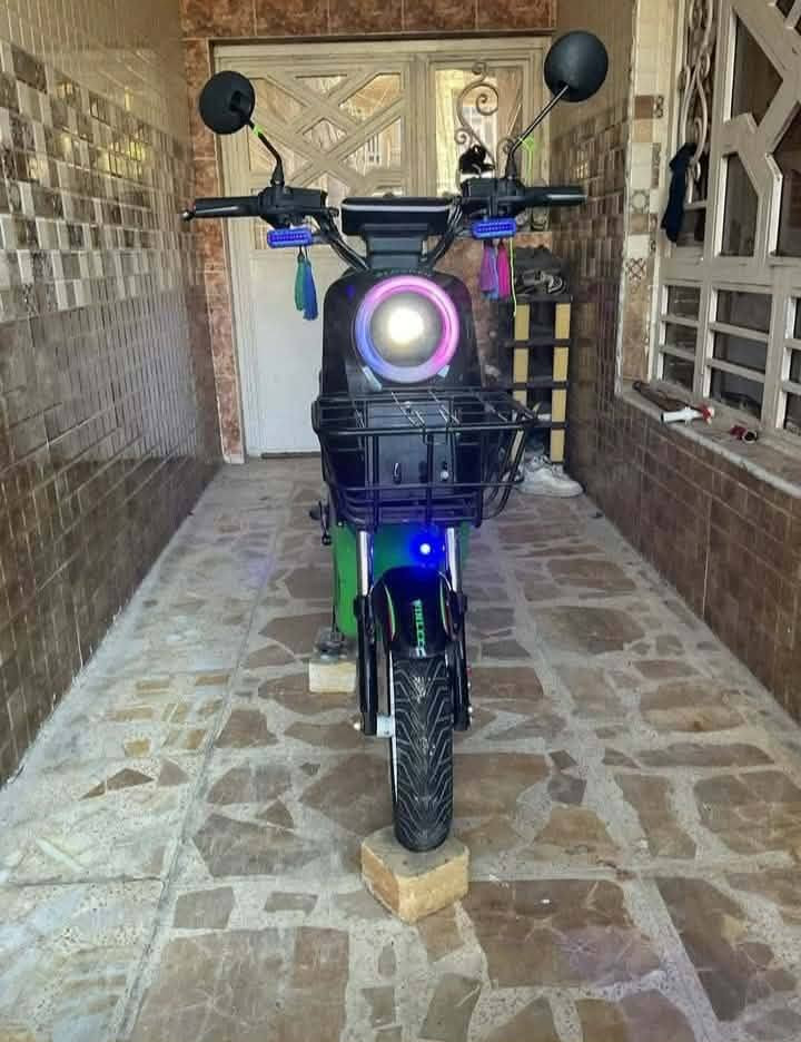 سلام عليكم درجه r9 موصفات دراجه كامله عداده 109 بيه بلوتوث دبل اشاره 4كير لد عالي ناصي اشاير يمنه يسره هوه نضم R ملف1800 بيه تزويد خفيف مكان بغداد حي جميلة فلكة 83 رقم هاتف***********بيه واتساب
