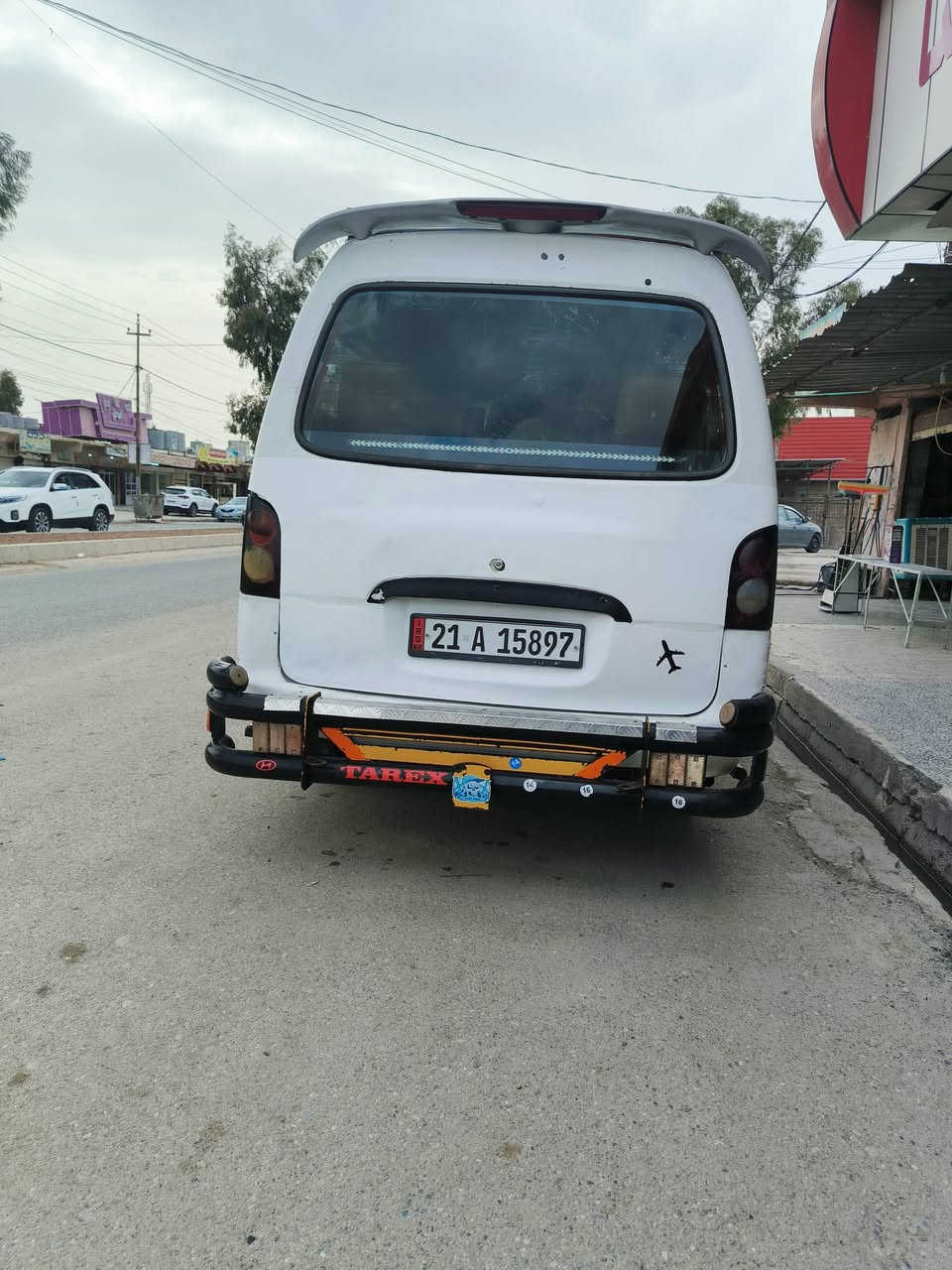 السلام عليكم كيا هونداي للبيع موديل السياره 2002 مكينه ونجي رقم سليمانيه مكان سياره تلعفر سعر ٧٠ وبيها مجال    رقم الهاتف ***********
