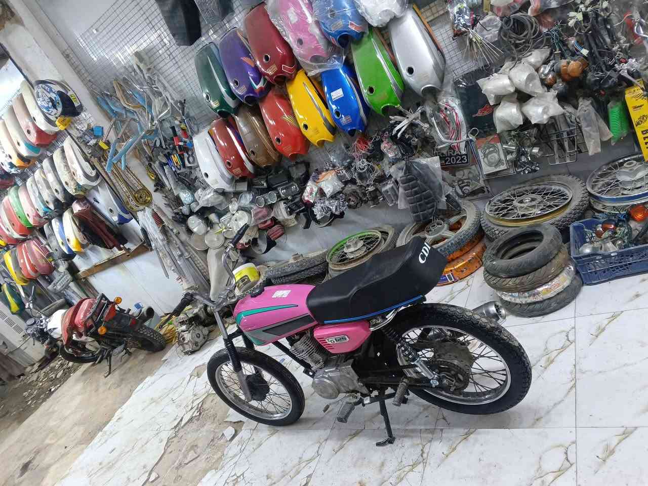 سلام عليكم مرخصت ادمن الكروب
دراجه 4 كير 21 الغراض كله 25 الدراجه كلك 
مال مزاد مال مزاد 
ملك الدراجات اني 😅
سعر ب 300 
عنوان كوفه 
مفتوحه بس والفات 
امتنس امتنس 
الحب خليه يتصل 
***********
