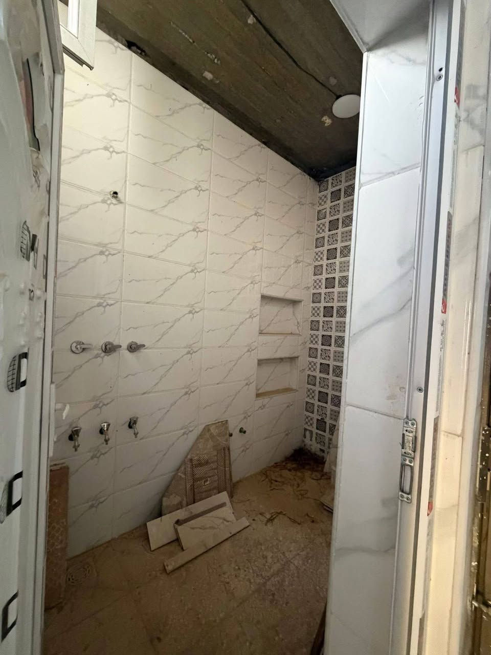 بيت للبيع طابو صرف
ابي غرق حي المرتضى
المساحه ١٥٠ متر
يحتوي على غرفتين نوم
ومطبخ
واستقبال
وصحيات
البيت بناء جديد 2026
للاستفسار ***********
