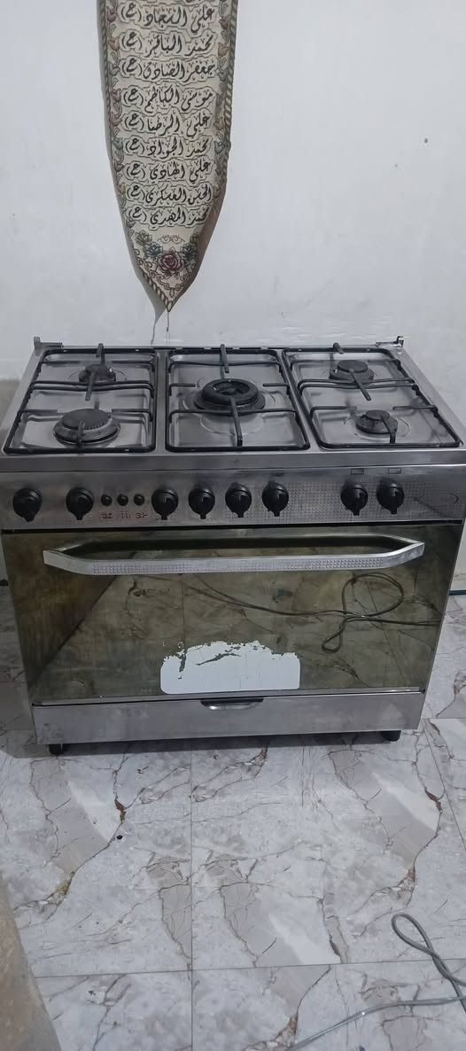 غراض نضيفه اللبيع العنوان ناصريه صوب الشاميه قرب جسر الحضارات وا الاتصال على الرقم ***********
