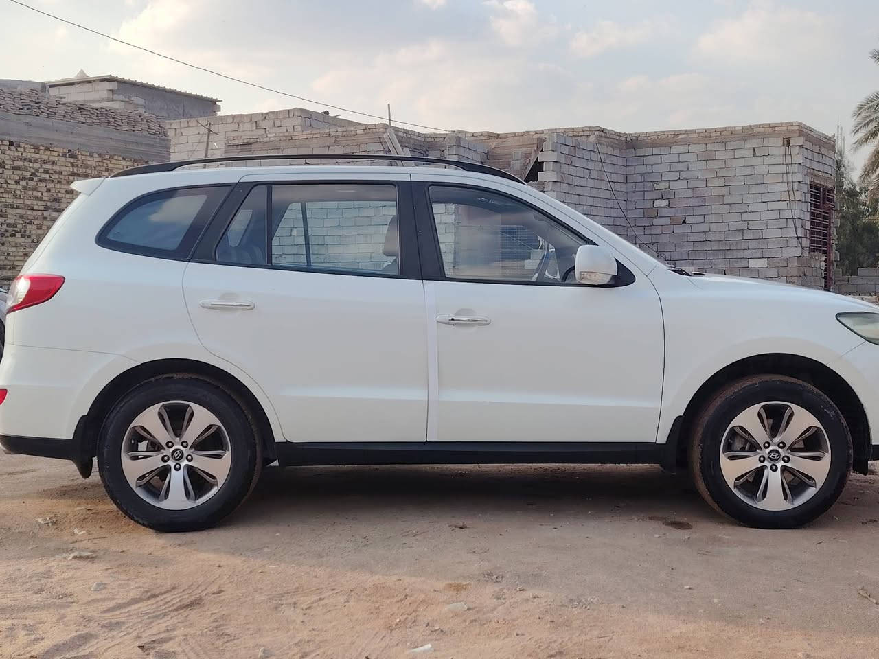 سنتافيه 2012 للبيع محرك اربعه اسلندر سياره بصمه تحكم جهتين ثلاث قطع تبريد خليجي بيهه ربع الباب الايمن رش مال السدر السعر 150 موجوده بلنجف اكوفه ***********
