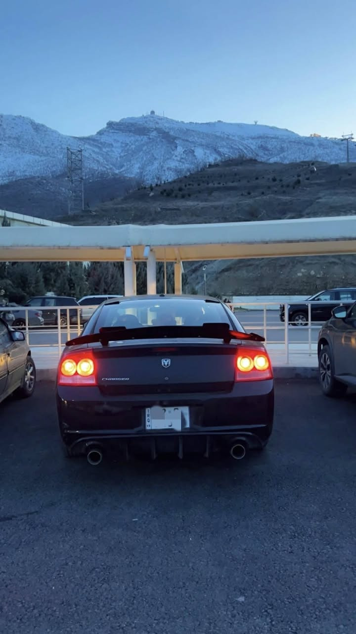 للبيع جارجر 2010
مكينه 3.5 اصل 
ماشيه 190 الف ميل 
سيارة رقم اربيل 
بي ضرر فقط بيدنه صار جامرلغ خلفي سايق صبغ بدون دواخل 
بي مكانين بارد 
السيارة جديدة مامشتغله خط 
بدون جلح سيارة 
مكينه مامفتوح 
مكان السيارة كركوك 
***********
السعر 125 وبي مجال بسيط
