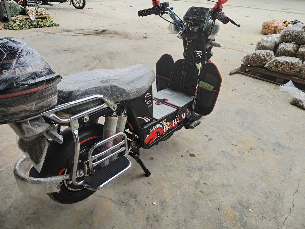 سلام عليكم خوان موطور هيوشه موديل 2025نضافه فول بطاريات علا لفحص ماصارلي شهر من شديتها موطور كلش نضيف كهربايات كلها شغاله سعر 700 قفله🤝***********
