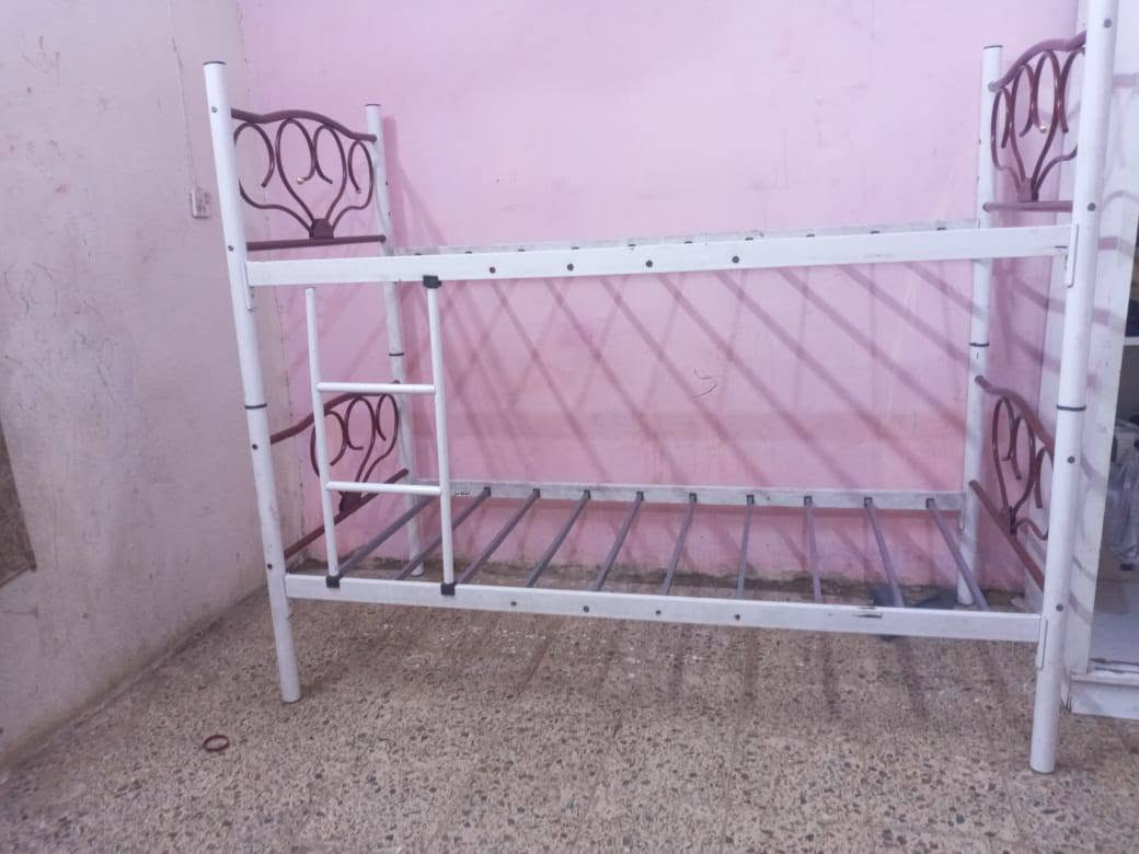 جربايه طابقين اخت الجديده السعر 125 وبينه مجال العنوان مدينه الصدر الورفلي *********** للتواصل هاذه رقم بيه واتساب
