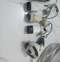 غراض محل اكسسوارات فقط فقط اكسسوارات وكاميرات عدد 4 للبيع سماعات  شاحن...