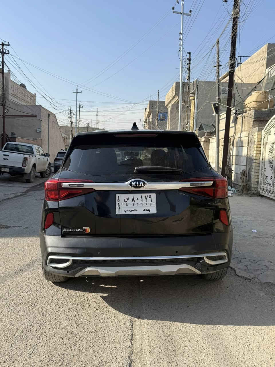 السلام عليكم
كيا سيليتوس 2021 وارد أمريكي 
محرك2000 دوش السيارة عليها منضومة غاز تانكي60L
بصمه تشغيل عن بعد ونضام ترحيم من تتقرب تفتح السيارة تبتعد تقفل 
شاشة كامرة دوارة 
3انضمة قيادة(ECO-NORMAL-SPORT)
كروس سرعة
 شاشة اعطال
دفع رباعي
نضام تثبيت بالمنحدرات 
حادث السيارة موضح بالمنشور
السعر:145 وبيها مجال حك الجية
رقم الهاتف:*********** -***********
العنوان:بغداد المشتل
