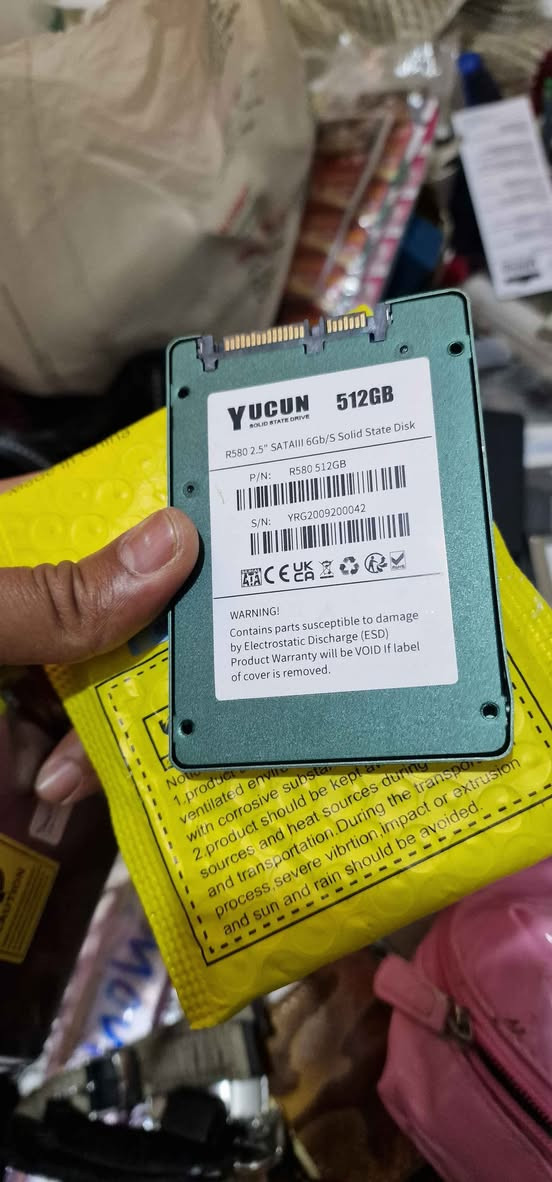 🫧 Disque dur SSD sata 2.5 original 

🫧 512 GB sur capacité de disque 

🫧 état correct et  très bon état واد زم, خريبكة


**إذا كنت صاحب هذا الإعلان وتريد حذفه لأي سبب، رجاءا أرسل رسالة إلى الدعم الفني**