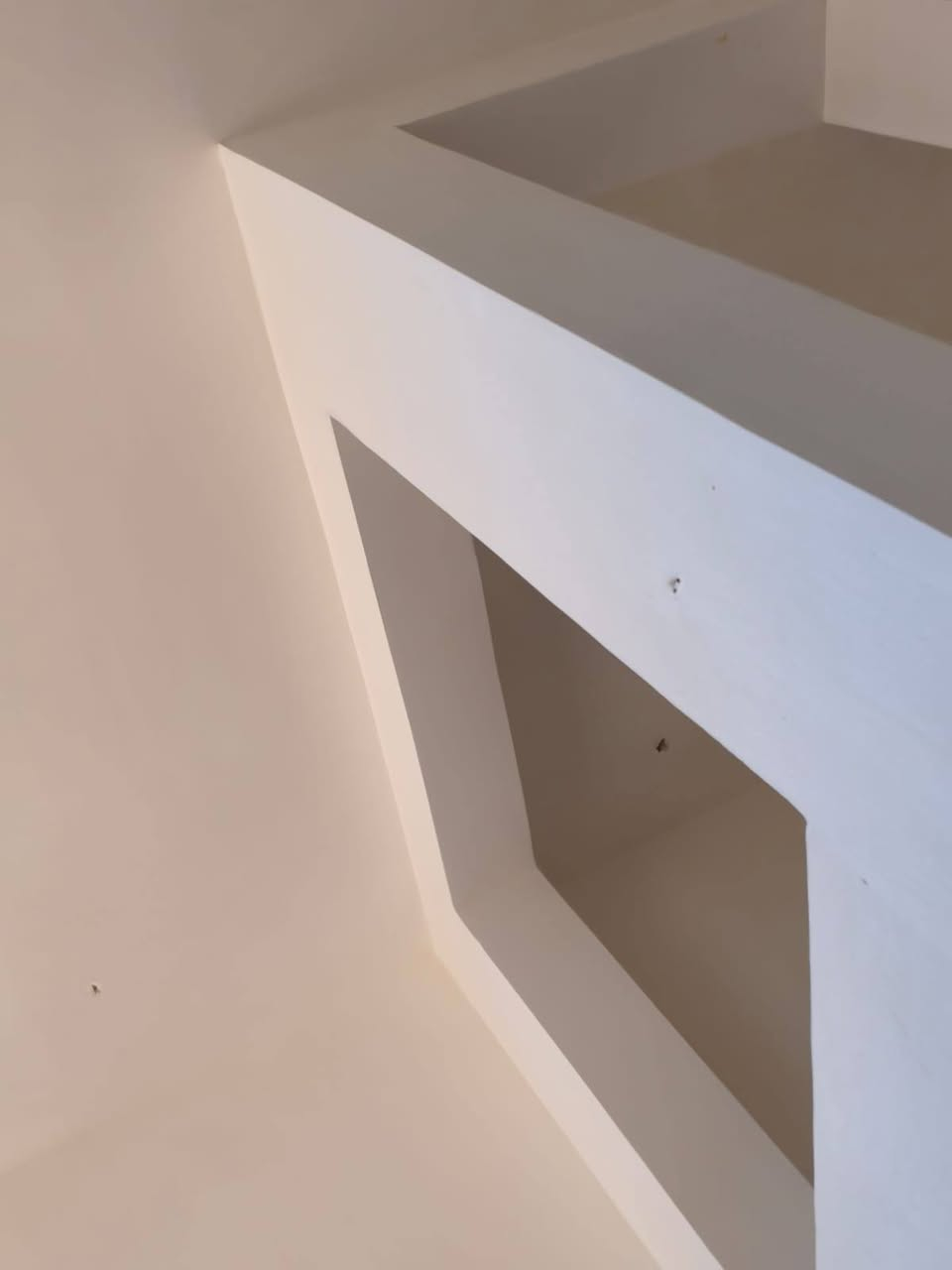 سلام عليكم خلفه لباخ عمل هندسي  سمنت جص بورك واجهات ديكورات متفرغ ***********
