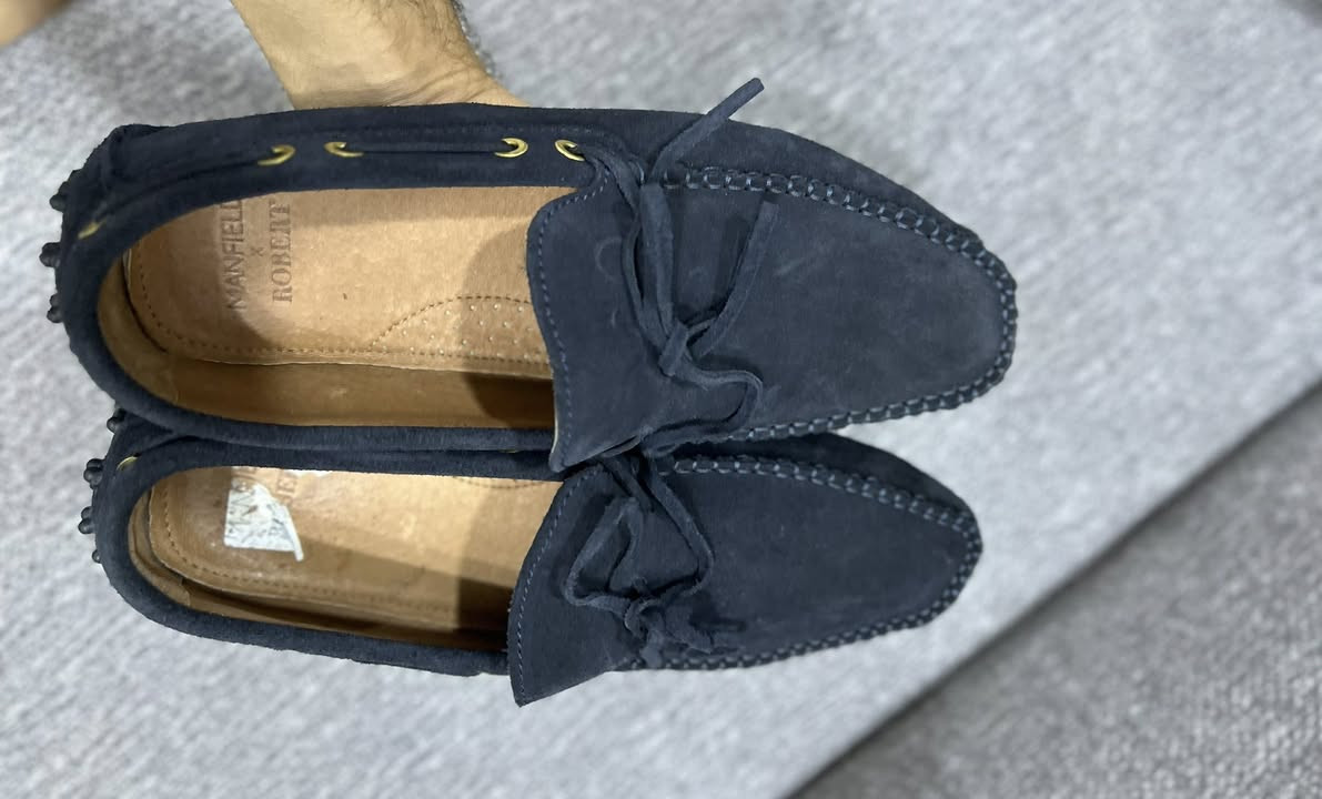 حذاء رجالي ماركة Manfield الأصلية 👞
تعاون مع Robert – تصميم أوروبي أنيق 🇪🇺

🖤 شمواه فاخر – لون نيلي كلاسيك
✨ حالة شبه جديد (98%)
👌 لبس خفيف جداً – بدون عيوب تُذكر

✔️ مناسب للطلعات + لبس يومي مرتب
✔️ خفيف ومريح جداً على الرجل
✔️ شكل فخم بدون مبالغة

السعر:30 وبي مجال بسيط


**إذا كنت صاحب هذا الإعلان وتريد حذفه لأي سبب، رجاءا أرسل رسالة إلى الدعم الفني**