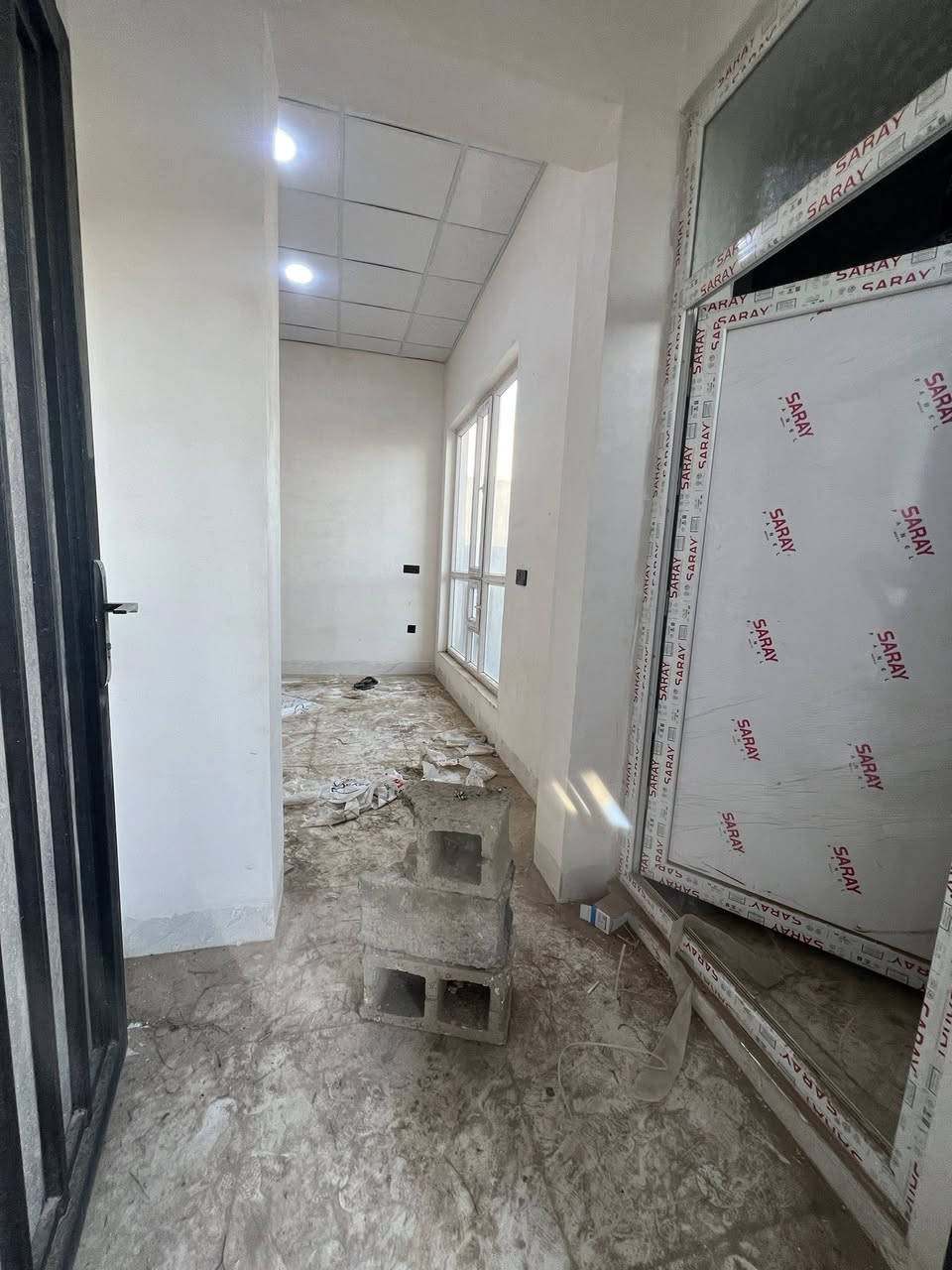 #للايجار_فيلق بيت طابقين صفر
يتكون 3 غرف نوم
 واستقبال ومطبخ وهول وكراج وحديقه 
للاستفسار ***********
