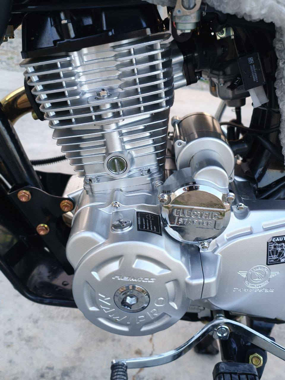 سلام عليكم درجه نامي ابرو البيع موديل 25 محرك 200 دراجه صفر ما شيه 200 سعر 950 او بيه مجال مكاني منصوريه الجبل ***********
