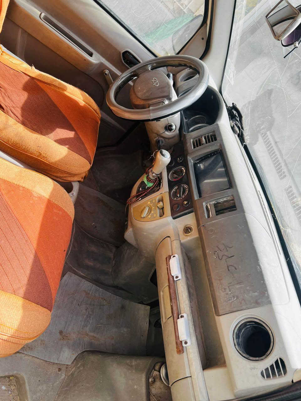 السلام عليكم شيري بيكب مكينه كير خير من الله السيارة جاهزة سنويه صاقطه مديل 2011 رقم واصط راعي مااندله ابيع كوم حديد السيارة اصولي بس راعي مااندله ابع هل موجودالعنوان بصرة كرمت علي حي الطليعه *********** السعر 25 وبيهه مجال البصرة, العراق
