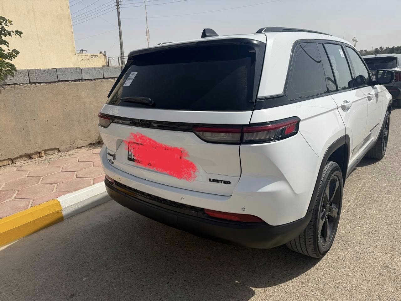 جيب كراند شيروكي التيتيود موديل 2024
السيارة ماشية 20 mm

مكفولة كفالة عامة من كلشي اخت الزيروو ،  

سيارة اخت الكلين 

سيارة داخله تقرير غرق 

رقم بغداد الجديد باسمي تحويل ثاني يوم 

محرك كير على وضع الشركة 

السبير منازل كاعيات شركة بالجيس ما مشدوده جك عدات ب جيس

مواصفات التيتيود معروفه : 

محرك 6 سلندر 3600 , السيارة 5 راكب دفع رباعي 4x4

داخل اسود كشنات مخمل و جلد 

دخول بصمه تشغيل بصمه تشغيل عن بعد صندوك كهرباء 

كير ماوس ستيرن مطرز جلد + تدفئه ستيرن 

رادار امامي حساس خلفي رادار خلفي نقط عمياء تنبيه خروج عن المسار

داخل اسود كشنات مخمل و جلد ، شاحن لاسلكي

شاشة جبيرة تدعم ابل كار بلي ، تبريد شاشة ، كشنات تدفئه 

فول تحكم ستيرن ، سايد بريك بصمة كشنات كهرباء 

انضمه قيادة،  كيجات دجتل عرض ضغط الاطارات وبعد اهواي مواصفات …

الاستفسار ع الرقم ***********  مكان سيارة ناصرية مركز
