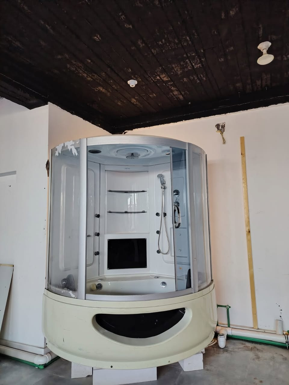 جاكوزي للبيع الاستفسار واتساب فقط ***********
