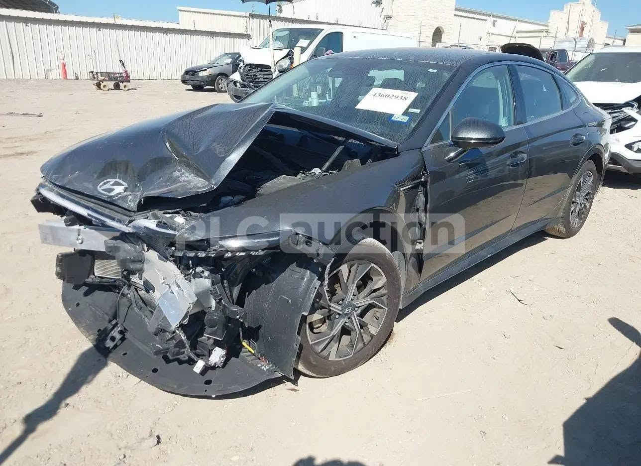 السلام عليكم
سوناتا للبيع موديل 25
مرقم شهداء مثنى
السعر ١٨٠  وبيها مجال
***********
