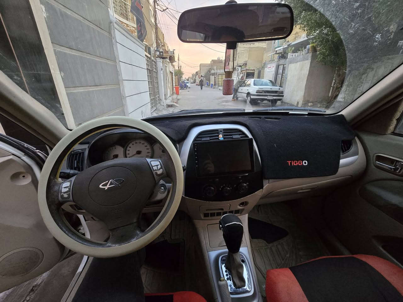 سلام عليكم
سياره تيكو ٢٠١٢ 
مكينه ٢٠٠٠ كير ميكانيك
مكاني  بغداد زعفرانيه 
***********
