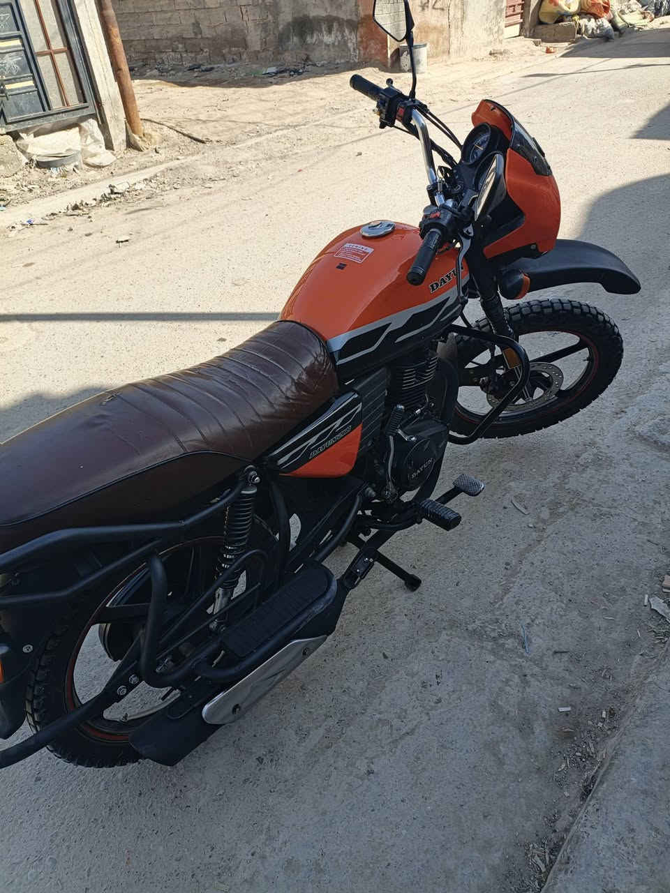 دايوان مديل2023 طالعه بل2024 رقم وسنوي بغداد تحويل ماشيه 10الف  دراجه خير من الله ماناقصه شي للبيع السعر مليونيين 2450 وبيه مجال بصيط مكاني شعب حي البساتين***********
