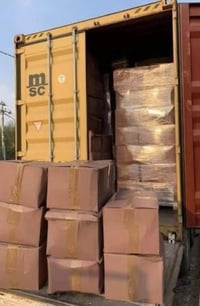 على بركه الله تم وصول الحاويات الثلاثه من البضائع الامزون والصناديق ال...