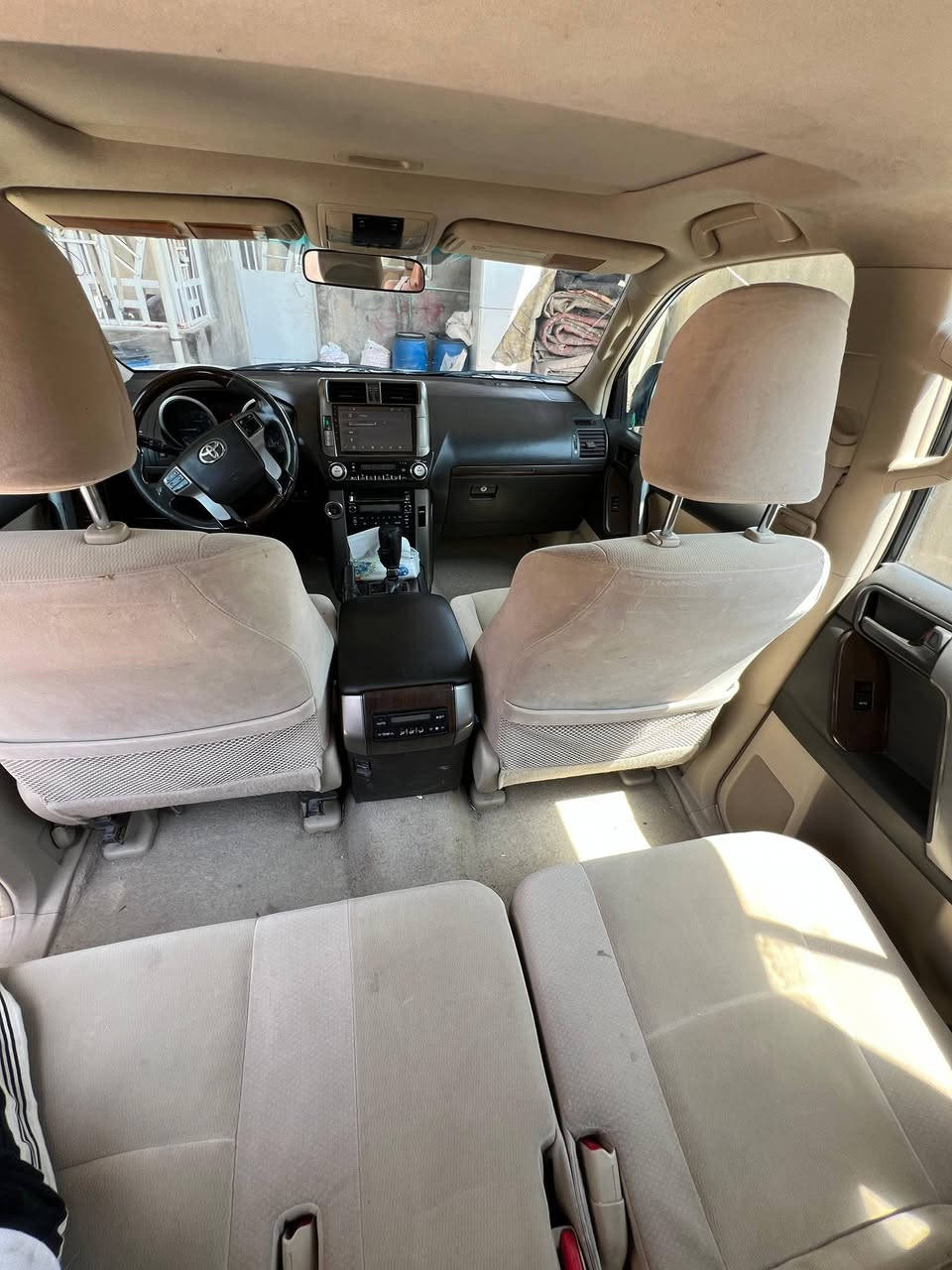 السلام عليكم سياره برادو موديل 2011  سياره مكفوله كفاله عامه من ضربة وصبغ تخم تاير جديد فتحه تنته فول مواصفات 6سلندر المكان البصره الهارثه ***********
