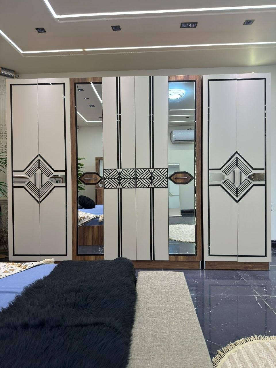 *موديل        لافيتا          الخشبي*

*10 قطع          كنتور ملحق  🎁  300*      

✅ السرير مخزن 
✅ الميز تواليت الضخم
✅ شغل ممتاز 
✅ المصنع الأصلي   
✅ قياسات ضخمه 

السعر مليون و250 الف 

توصيل بغداد مجانا 
اطراف 20 الف 
محافظات 100 الف


**إذا كنت صاحب هذا الإعلان وتريد حذفه لأي سبب، رجاءا أرسل رسالة إلى الدعم الفني**