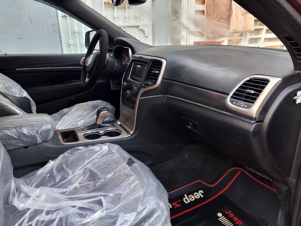 جيب لاريدو 2019 مكينة ستة سلندر سيارة طك كارتون جديدة كلش جاهزة للاخير بدون اي نقص (ادوات كصة جنطة) السعر 95 عنوان بغداد للاتصال ***********
