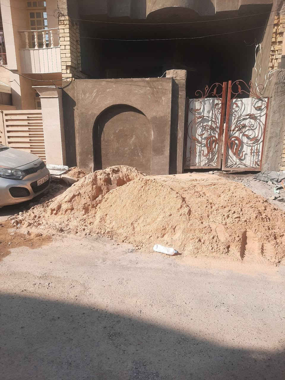 السلام عليكم خلفة لبخ متفرغ شغل خشن وناعم وفوم وطلس وتشميع وجهات الرقم بي واتساب ***********
