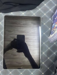 ايباد 9 مكفول اخو اخو جديد   ذ. 64  بطاريه 96   عل فحص اخو جديد   للتو...
