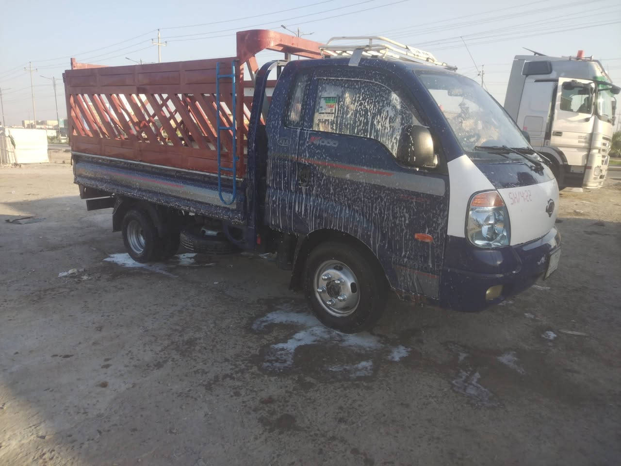 سلام عليكم كيه فحل للبيع موديل 8 محرك بم ونوزل سياره جاهزه للعمل رقم ألماني سنويه جديد وحداديه جاهزه سياره خير من الله تواير جداد محورها 14 مكان ناصريه مركز شراي يتصل *********** سعر خاص
