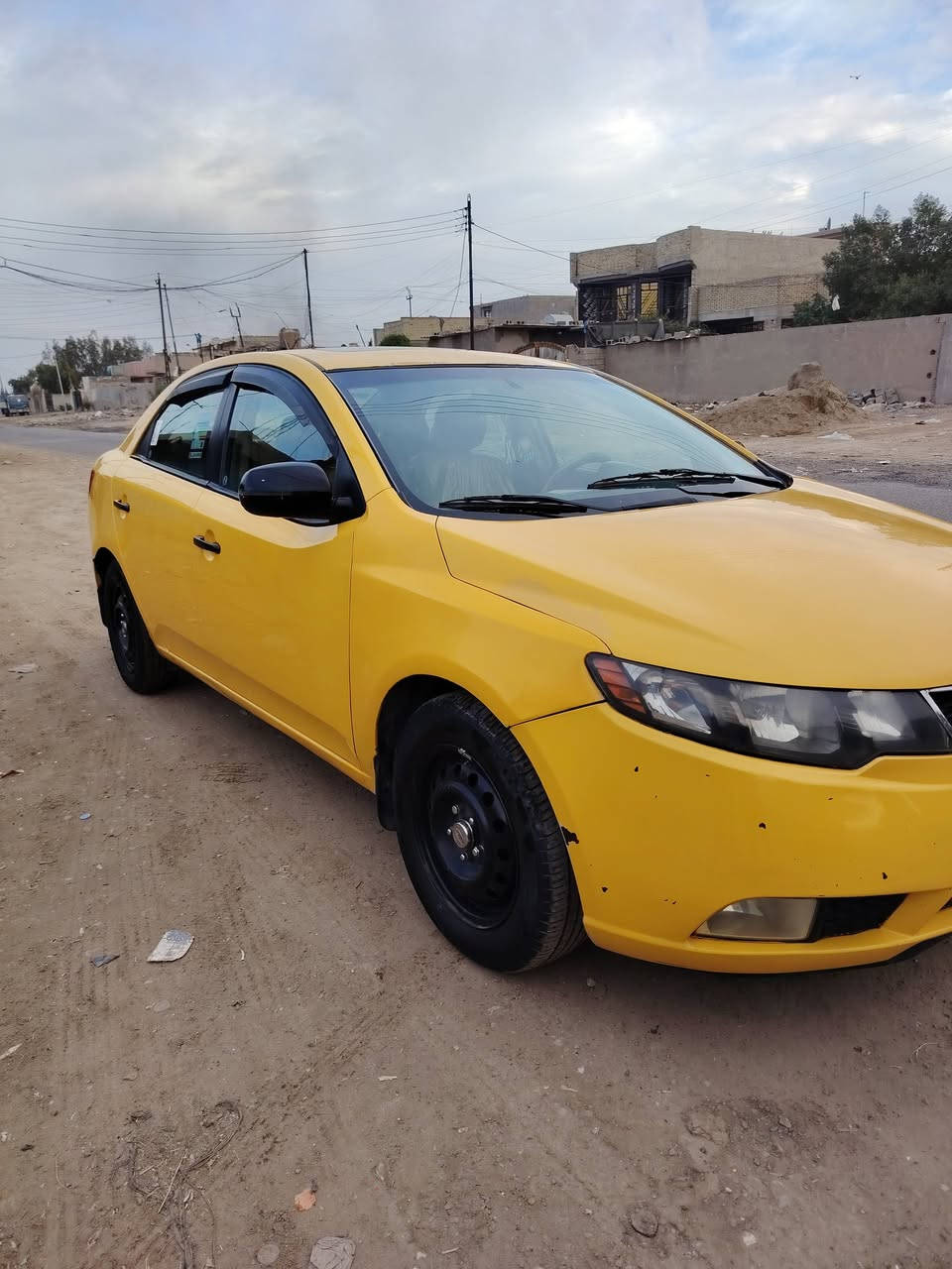 للبيع فورتي وارد امريكي محرك2000 موديل 2012) ***********
