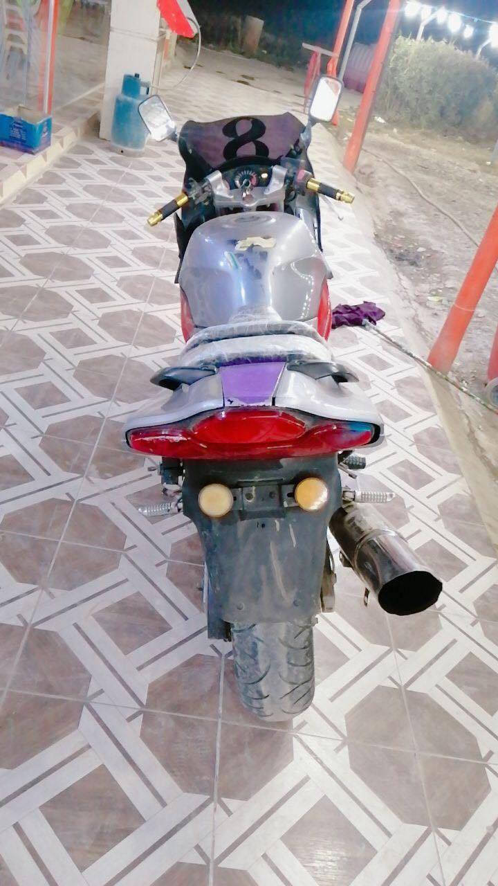 السلام عليكم شباب...
للبيع قرش محرك 400 VC مبدل كفرات 600 
كير محرك كابريتر مكفول هاي نظافتهاو تشغيلها كدامك 
واتساب و اتصال ***********
السعر مطلوب : 700الف
