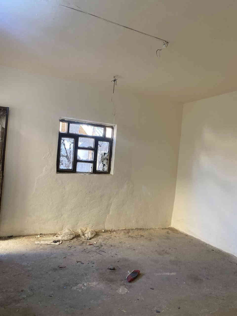 السلام عليكم بيت البيع المساحه 110مربعه في منطقت سبع البور  بل 3488بصف الركن قرب البلديه والملعب  السعر 45 وبيهه مجال لشراي لاستفسار على الرقم ***********
