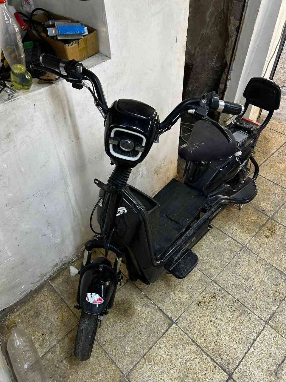 ماطور للبيع بدون بطاريات أبيعه فحم ادفع سعر عجبني ابيعك ***********
