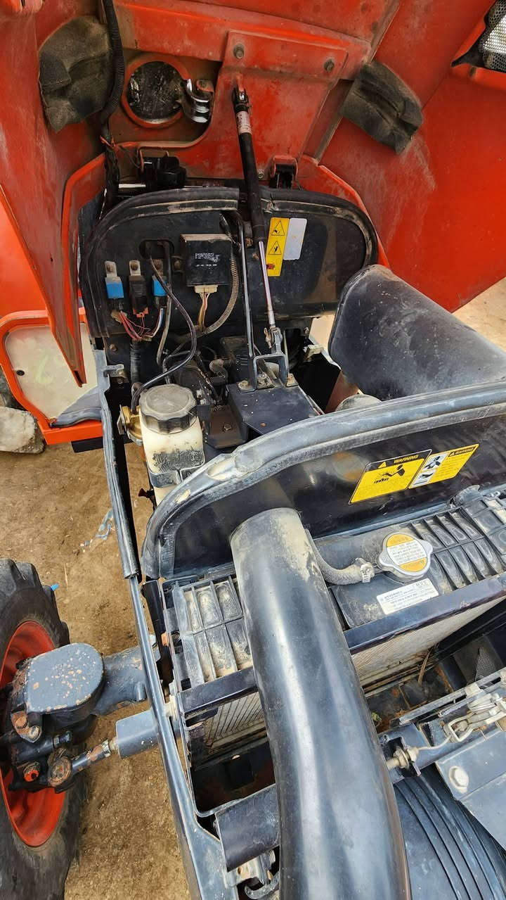 سلام عليكم كيوتي للبيع المكان كربلاء البراهيميه على وضع الشركه مانقصه شي جاهزه مشتغله 4000 رقم كربلاء مداور مباشر السعر18اوبيه مجال للستفسار اتصل ***********
