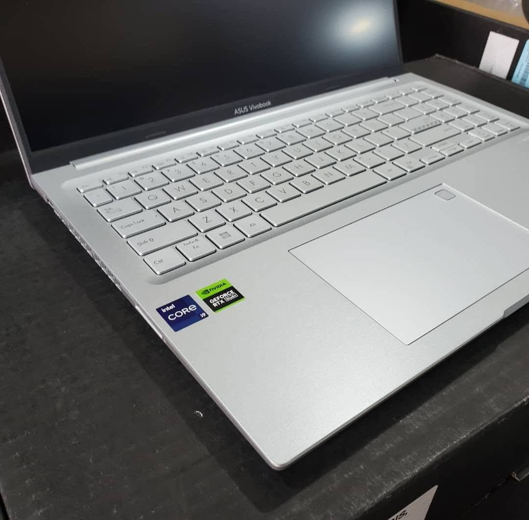 💻 **³⁹³ASUS VivoBook** 💻
🔥 **مواصفات تكسر كل المقاييس:**
 * **المعالج الجبار:** Intel Core **i9** (الجيل الثالث عشر) – أداء صاروخي لإنجاز أثقل المهام بلمح البصر وبدون أي جهد.
 * **كرت الشاشة:** NVIDIA GeForce **RTX 4050 (6GB)** – تفاصيل رسومية مبهرة، دقة فائقة، وتجربة بصرية واقعية تأخذك لعالم آخر.
 * **الذاكرة العشوائية (RAM):** **16GB** – سلاسة مطلقة في تعدد المهام وانتقال فوري بين البرامج.
 * **مساحة التخزين:** **1TB SSD** – مساحة تخزين عملاقة لكل مشاريعك وملفاتك مع سرعة تشغيل وتحميل خيالية.
 * 🖥️ **الشاشة:** 60Hz الحركة
✨ **أناقة في التصميم.. ووحش كاسر من الداخل!**
🔥《السعر1120$》
🔥《للتواصل772924110》


**إذا كنت صاحب هذا الإعلان وتريد حذفه لأي سبب، رجاءا أرسل رسالة إلى الدعم الفني**