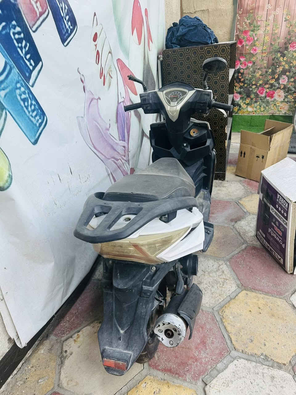 دراجة هوشا جامبو للبيع مكينه جديده وغراض جديدة المكان الحيانية موسى الكاضم للتواصل ***********
