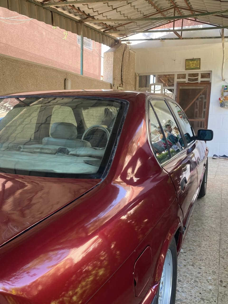 السلام عليكم 
BMW 525 i
موديل 1992 كير محرك كهربائيات كله كفاله 
السياره عليهه ادامه جديده لكل المكينه وفيت بم و باتري جديد 
ماناقصهه ايشي  جاهزه للاخير ( گير اوتوماتيك) 
غرفتهه نضيفه حداديه كله نظيف 

رقم بغداد الجديد هزه سنويه  جديده
باسمي باسمي تحويل ثاني يوم
58 وبيهه مجال للشراي 
مكاني بغداد الشعب مجاور محطة سما بغداد
***********
