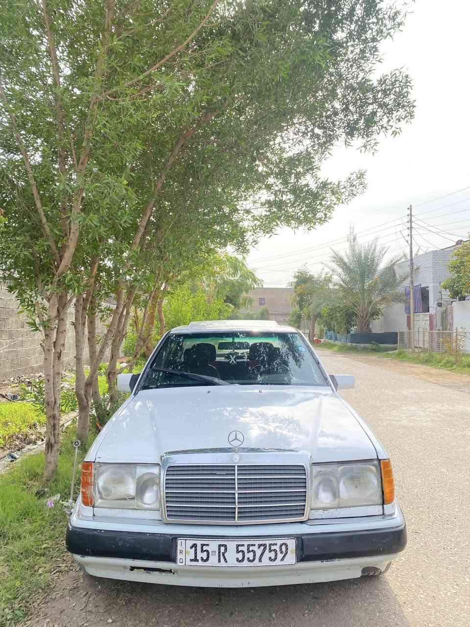 السلام عليكم
مارسيدس دب E300

محرك بطة 2500 قبق اسود 
موديل 88

معدل وشلعة كلش حلوة 

منضومة احتراق بنزين  جديدة كلها 

تخم تاير 

صدر امامي خلفي جديد  

بيها خياسات خفيفة 

بيها قاعدة وحدة مصلحها  

كمبريسر شغال  راديتر جديدة بلصندوك  يحتاج مراوح فقط 

غرفتها70/100

تعال شوفها بيك خير ودال

السعر 46 وبيهامجال  

مكان ديالى ناحية ابي صيدا 

رقمي ***********

مراوس حسب القناعة
