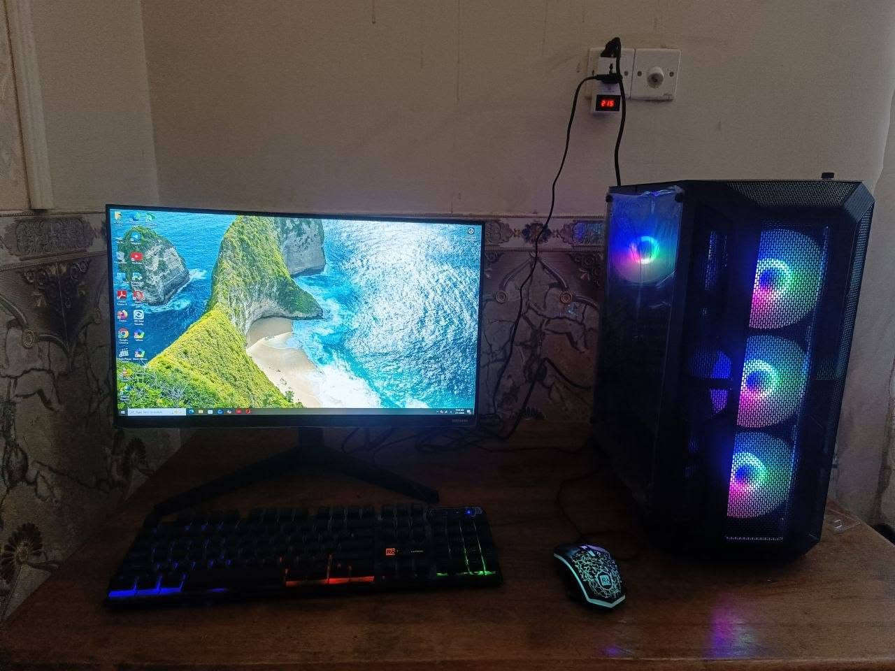 للبيع PC كامل مع الشاشة – جاهز للاستخدام والألعاب الخفيفة 🎮💻المواصفات:
🔹 المعالج: Intel Core i5-10400F
🔹 اللوحة الأم: B560
🔹 الرام: 16GB DDR4 3200MHz (2×8)
🔹 كرت الشاشة: NVIDIA GT 730 4GB
🔹 التخزين: SSD 120GB + HDD 500GB
🔹 مزود طاقة: 550W
🔹 كيس Gaming مع 4 مراوح RGB
🔹 الشاشة: Samsung 24" IPS Full HD (1920×1080) 75Hz – موديل F24T350FHM
✅ الجهاز نظيف وشغال بدون مشاكل. ✅ مناسب للدراسة، التصميم الخفيف، والاستخدام اليومي والألعاب الخفيفة. ✅ البيع مع الشاشة.
تواصل واتس اب فقط ***********
