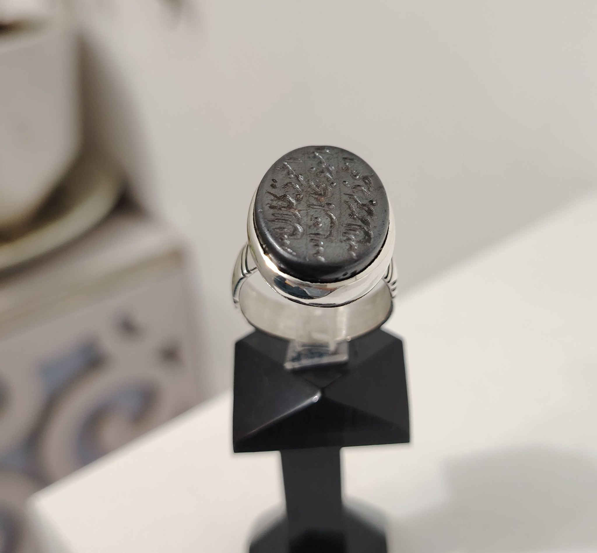 خاتم من الحديد الصيني الاصلي
نقش عليه الجلالات السبعه من وجه الحجر وظهره ودائره
نقش يدوي ٢٧ رجب الاصب
يوجد توصيل إلى جميع المحافظات
التواصل ع الخاص او ع الواتساب ***********
