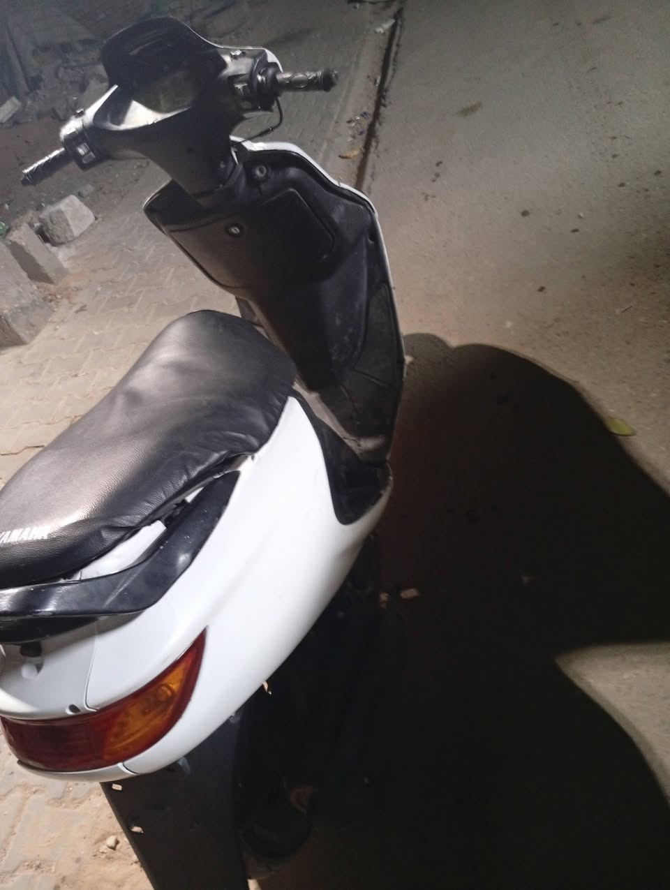 السلام عليكم دراجه للبيع دراجه نظيفه فراشه ما مفتوحه بس ولفات فقط دراجه نظيفه كهربائيه شغاله نقره سلف السعر 300 وبيها مجال شيء قليل مكانها ديوانيه شراي بخير ويدلل خاص ما موجود وهذا رقمي ((***********
