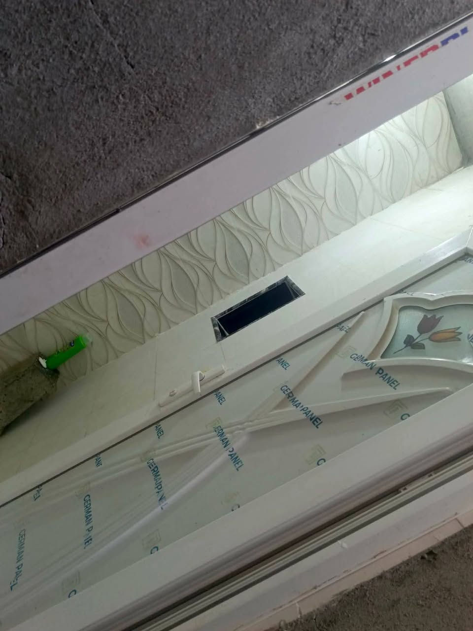 للبيع بيت 50متر رقم القطعه 1611 بناء جديد مكانه ع خدمات كامل سيراميك بورسلين شغل درجه اولى بلوك گلب الاستفسار خاص مفتوح سعره 50وبي مجال   ***********
