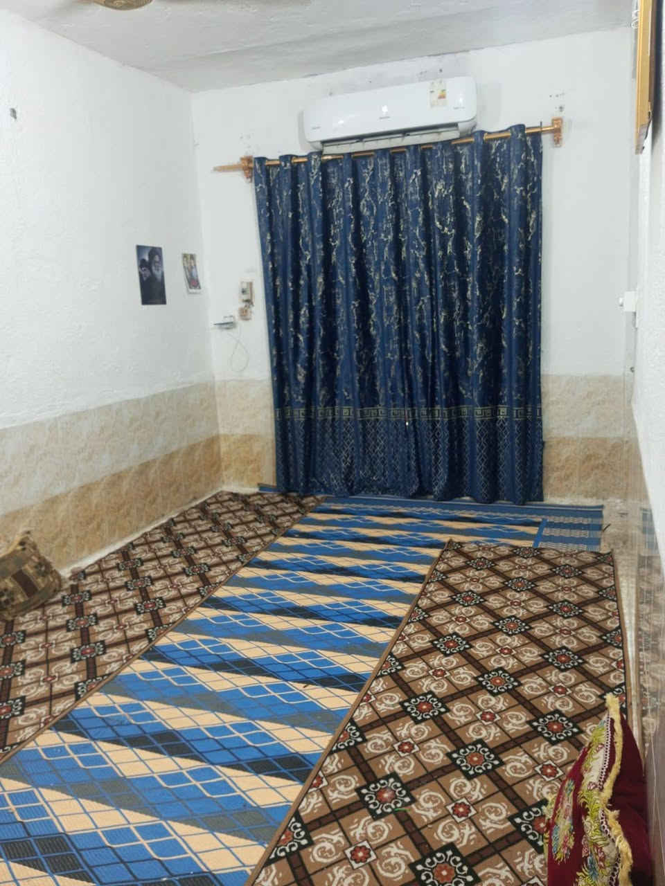 سلام عليكم
الدار البيع طابو صرف
مساحه ((100)) متر طولاني بناء عكاده
يحتوي على استقبال وصاله ومطبخ وغرفتين نوم
وصحيات داخليه وصحيات خارجيه ومنور
الماجديه سيد عاشور قرب ٤ سايدات سيد جميل
سعر البيت ((72)) وبي مجال 
استفسار اتصل ((***********)) ((***********)) 
اخوكم أبو عراق.....
