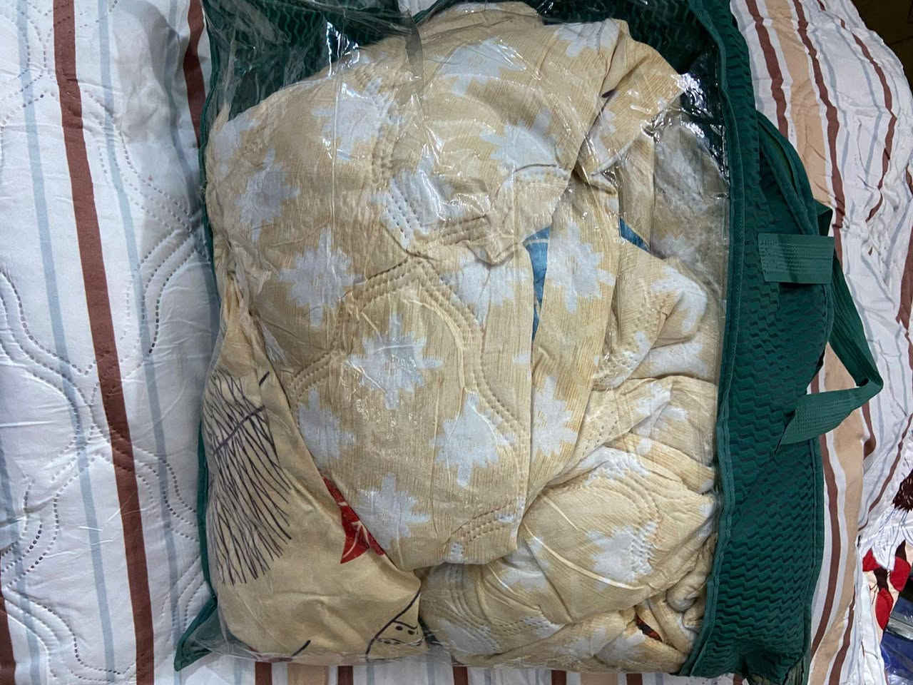 لحاف صيفي 7قطع نفرين
4وجوه مخاد
2وجه كوشه
1لحاف 
السعر12000


**إذا كنت صاحب هذا الإعلان وتريد حذفه لأي سبب، رجاءا أرسل رسالة إلى الدعم الفني**